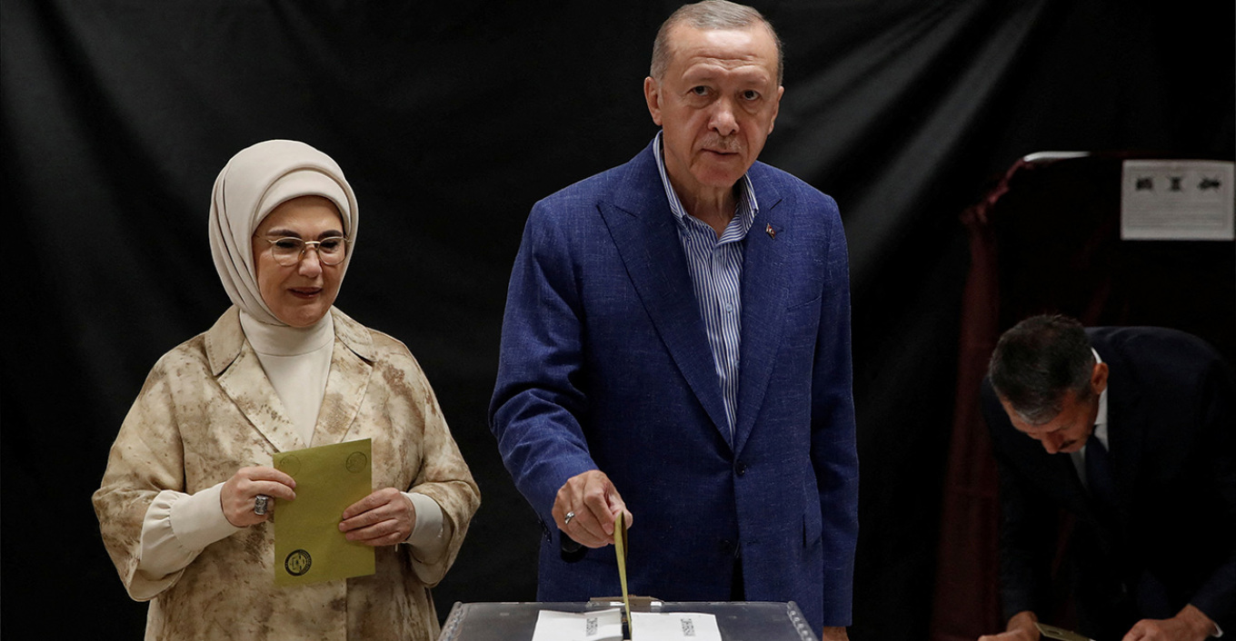 Live Update οι εκλογές στην Τουρκία: Προβάδισμα Ερντογάν με 52,6%, στο 47,3% ο Κιλιτσντάρογλου στο 91,5% των ψήφων