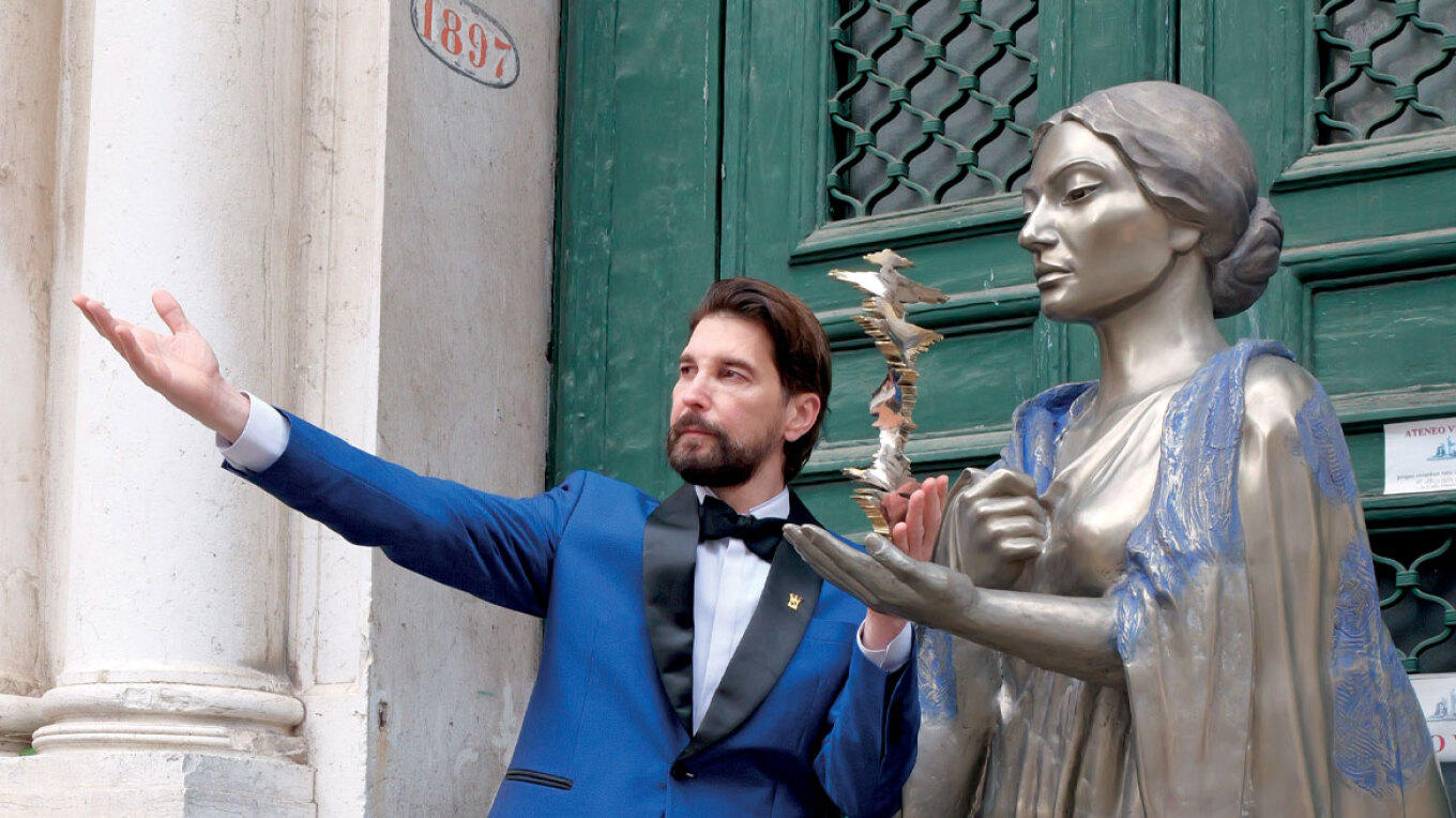 Νίκος Φλώρος: «Η Κάλλας είναι η Ελλάδα που ταξιδεύει»