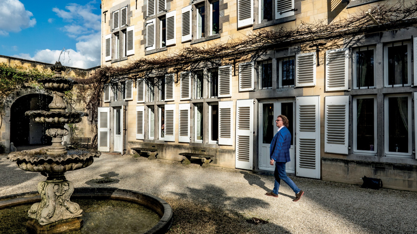 Ο διάσημος βιολιστής Αντρέ Ριέ μας ξεναγεί στο κάστρο του  