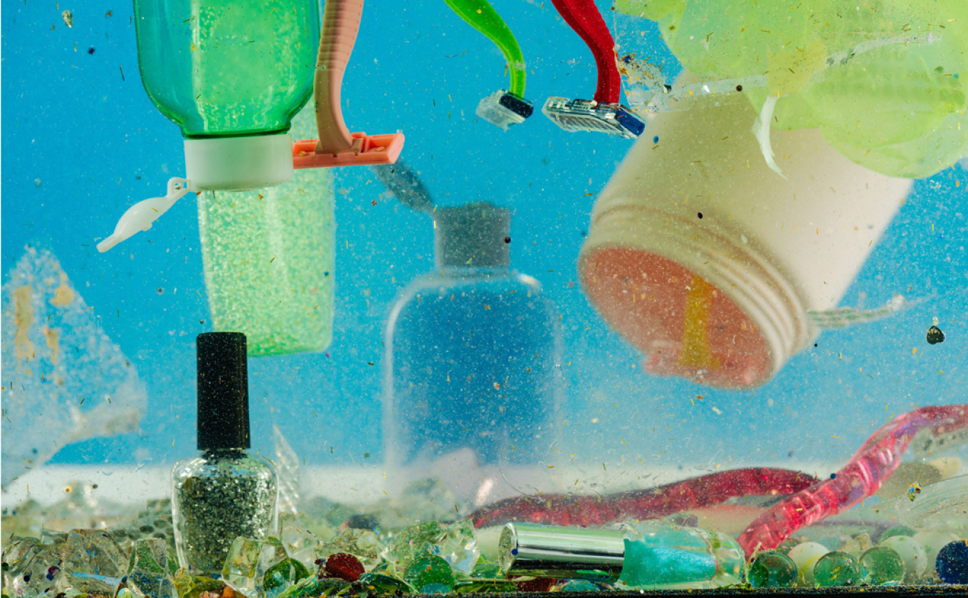 Απλά βήματα για λιγότερα μικροπλαστικά στη ζωή μας