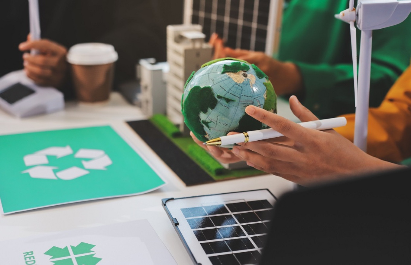 Start-up αξιοποιεί το θαλασσινό νερό και το ηλιακό φως για να απομακρύνει διοξείδιο του άνθρακα