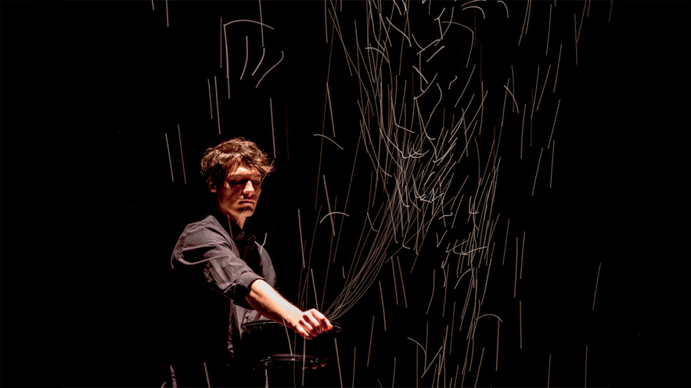 Andrea Salustri: Χορεύοντας με το φελιζόλ