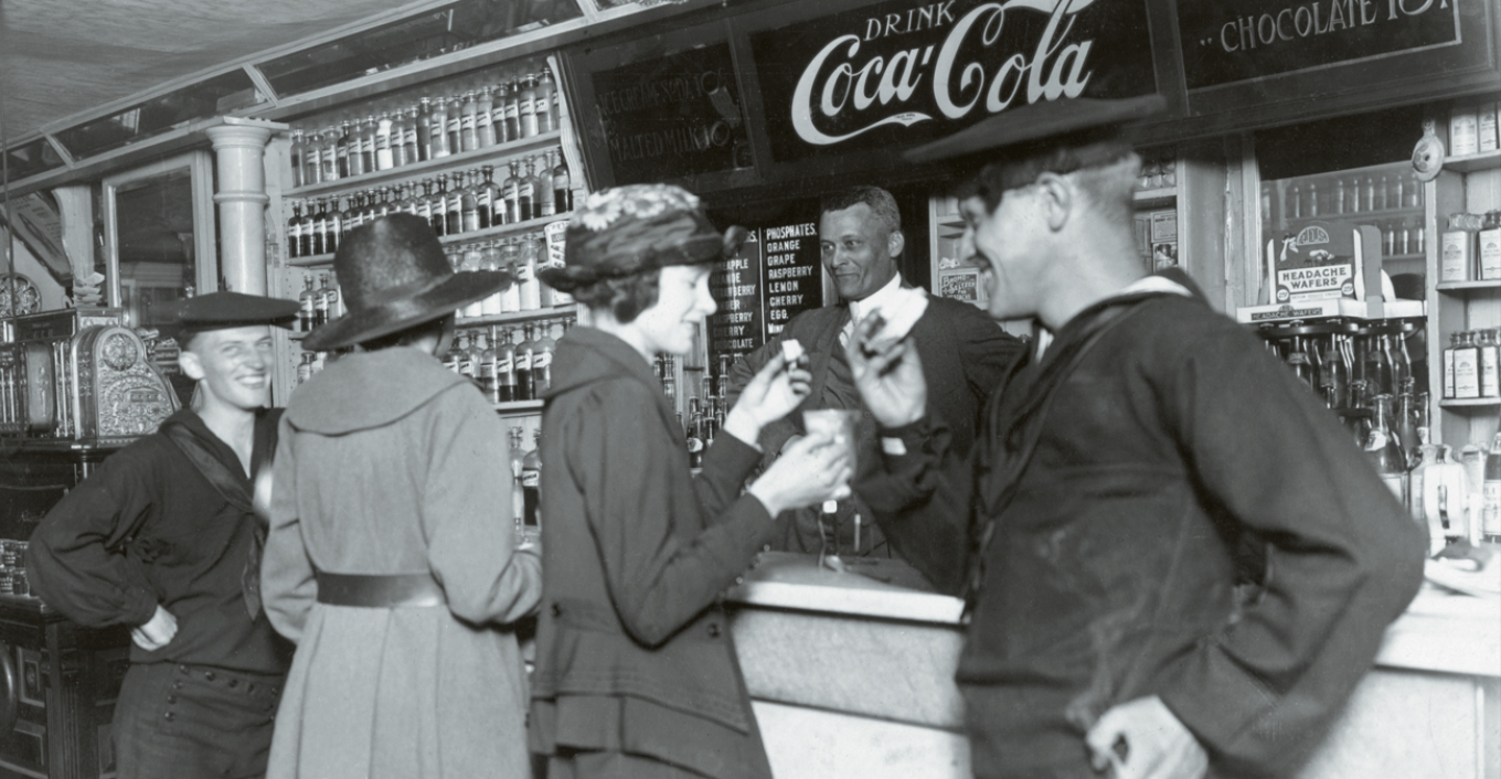 Η μυστική συνταγή της Coca-Cola φυλάσσεται σε θησαυροφυλάκιο και την ξέρουν μόνο δύο - Δεν την άλλαξε ούτε ο Τραμπ