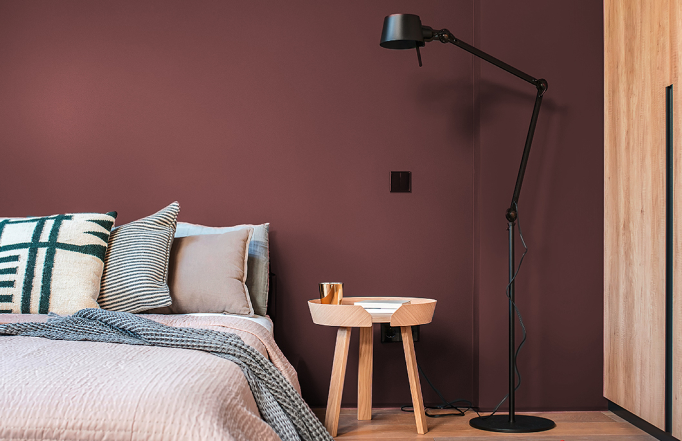 Ένας τοίχος, ένα κλικ, και το σπίτι ξαναγεννιέται  χρωματικά