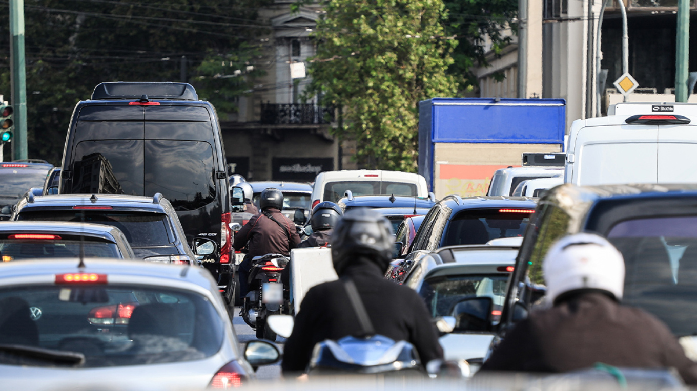 Ο Έλληνας πίσω από το τιμόνι: Πόσο... απέχει από τον Μπισμπίκη - Το προφίλ και οι φυλές των οδηγών