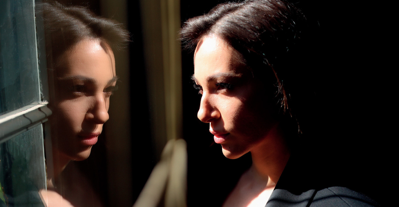 Ηρώ Πεκτέση: «Στη σκηνή ή στη μόδα, όταν δημιουργώ, βάζω την αλήθεια μου»