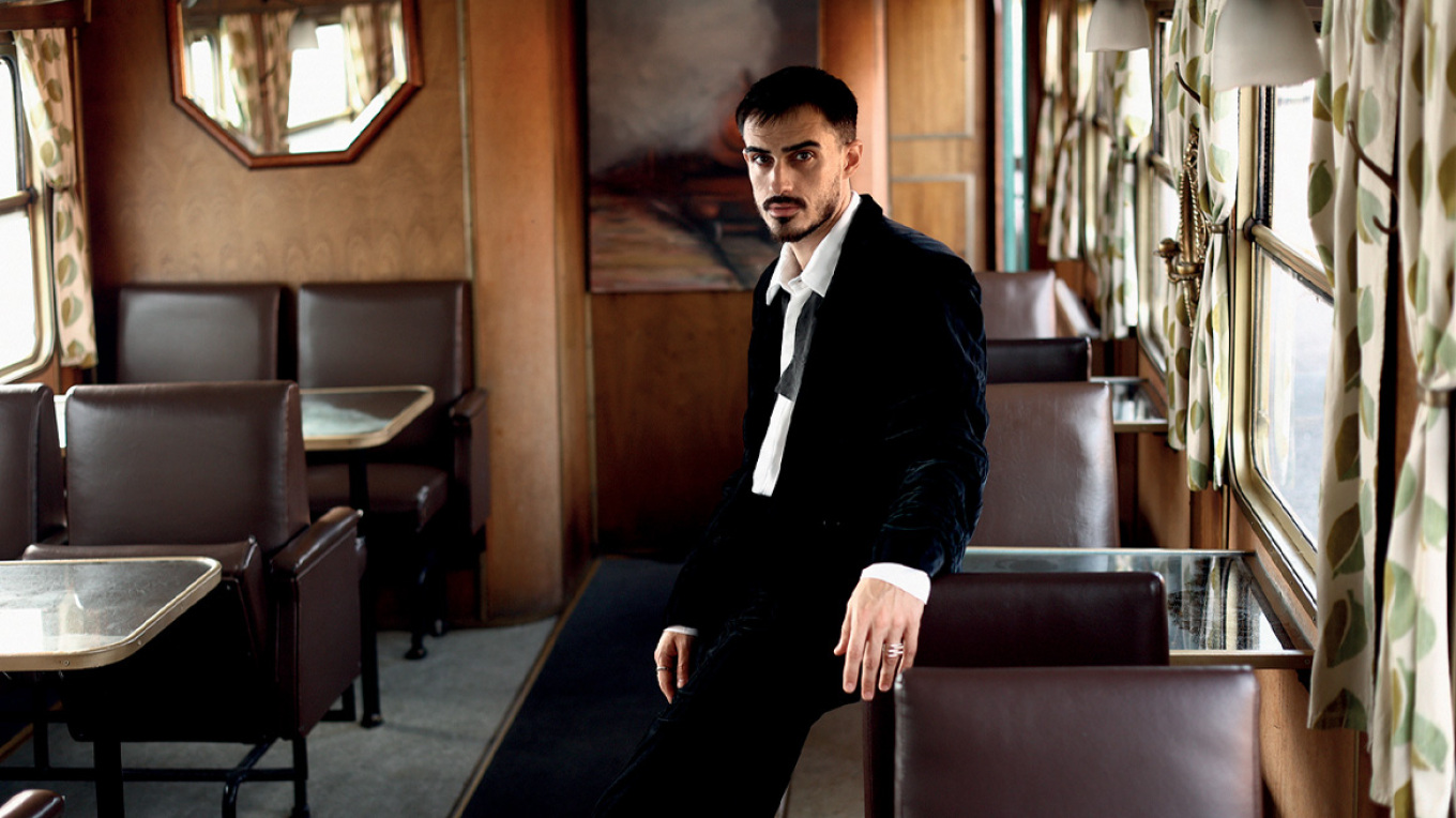 Ευθύμης Χρήστου, ένας από μηχανής Θεός στο Misery