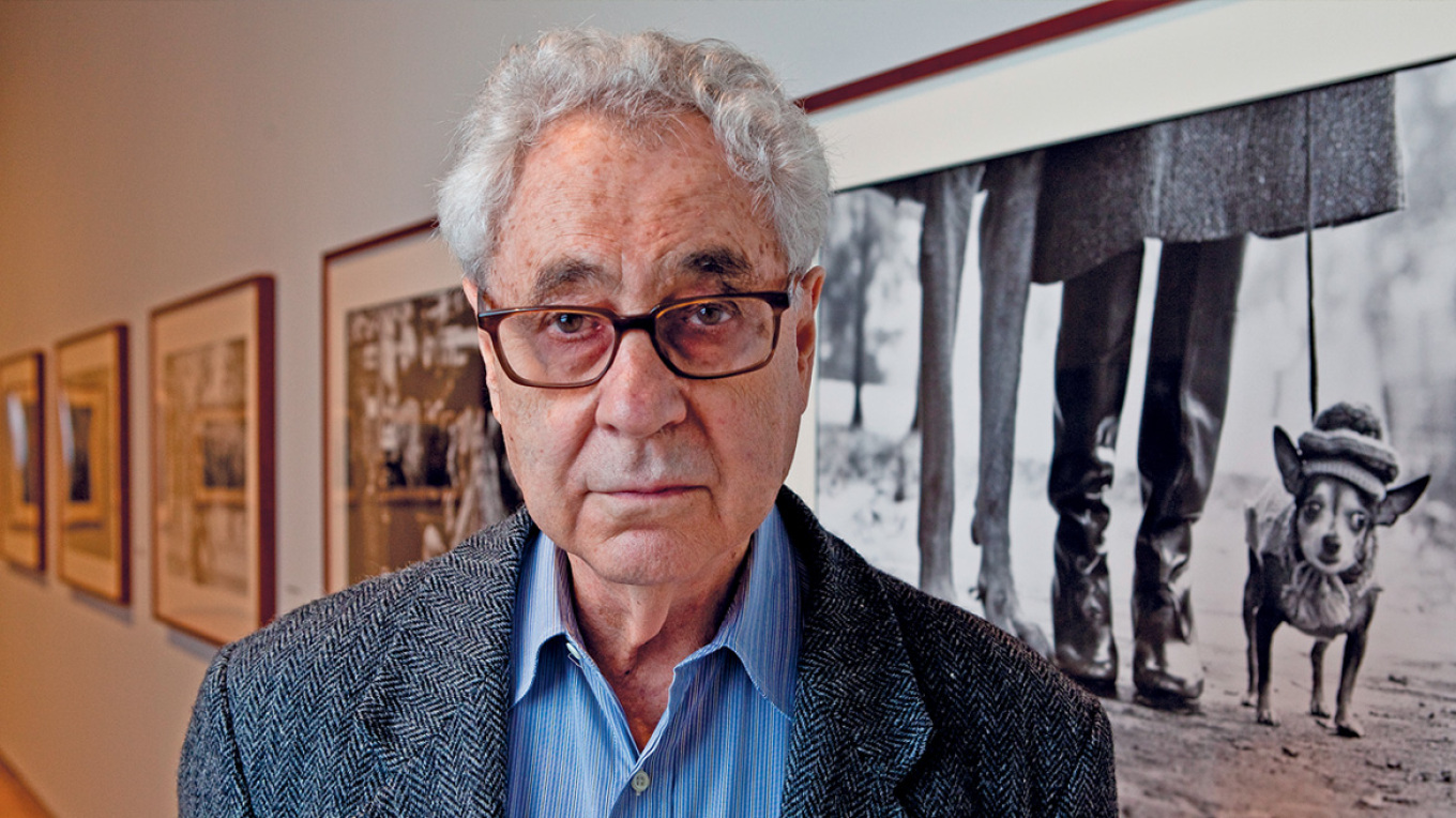 Οι ανέκδοτες έγχρωμες φωτογραφίες του Elliott Erwitt