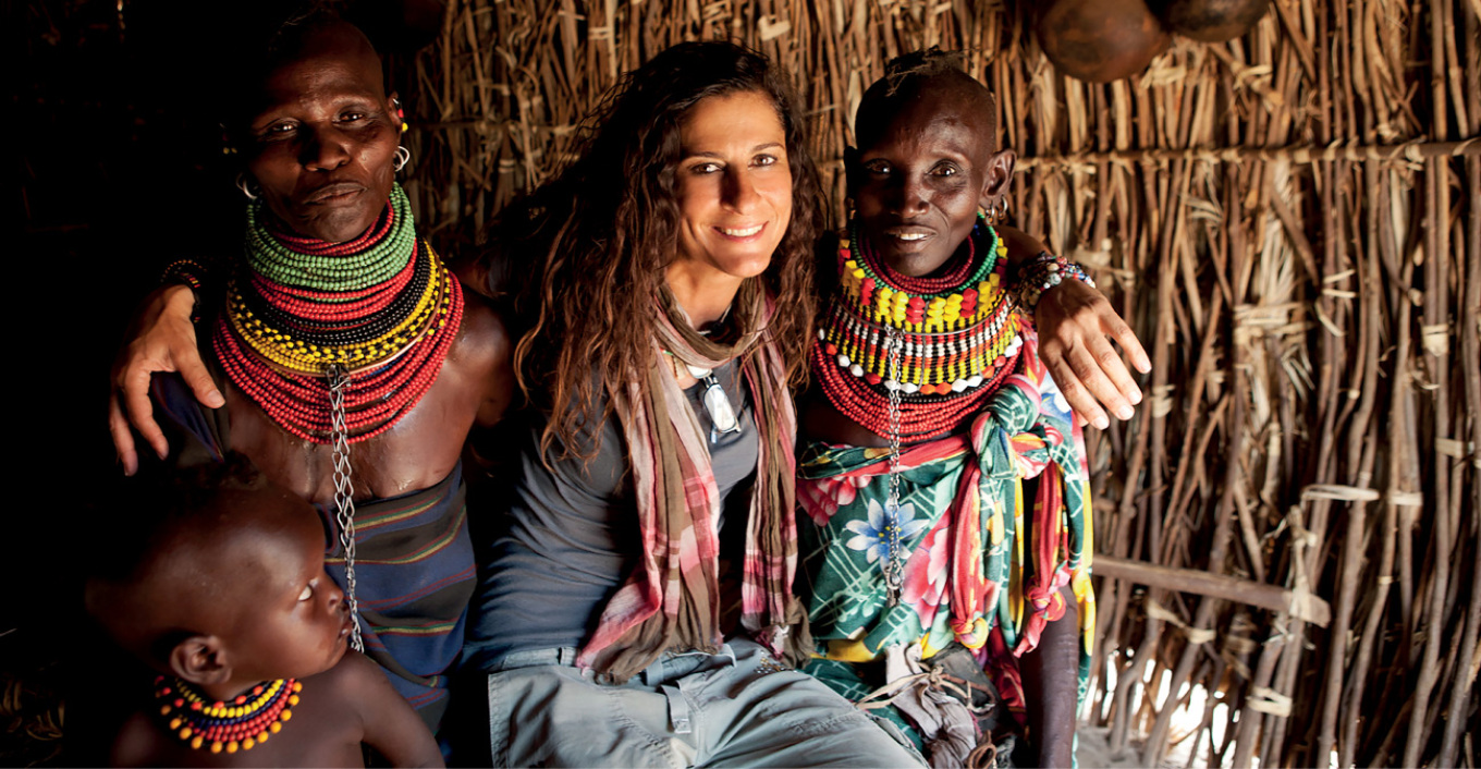 Μαρίνα Σιακόλα: Τα ταξίδια ζωής και η αγκαλιά προσφοράς για τα παιδιά 
