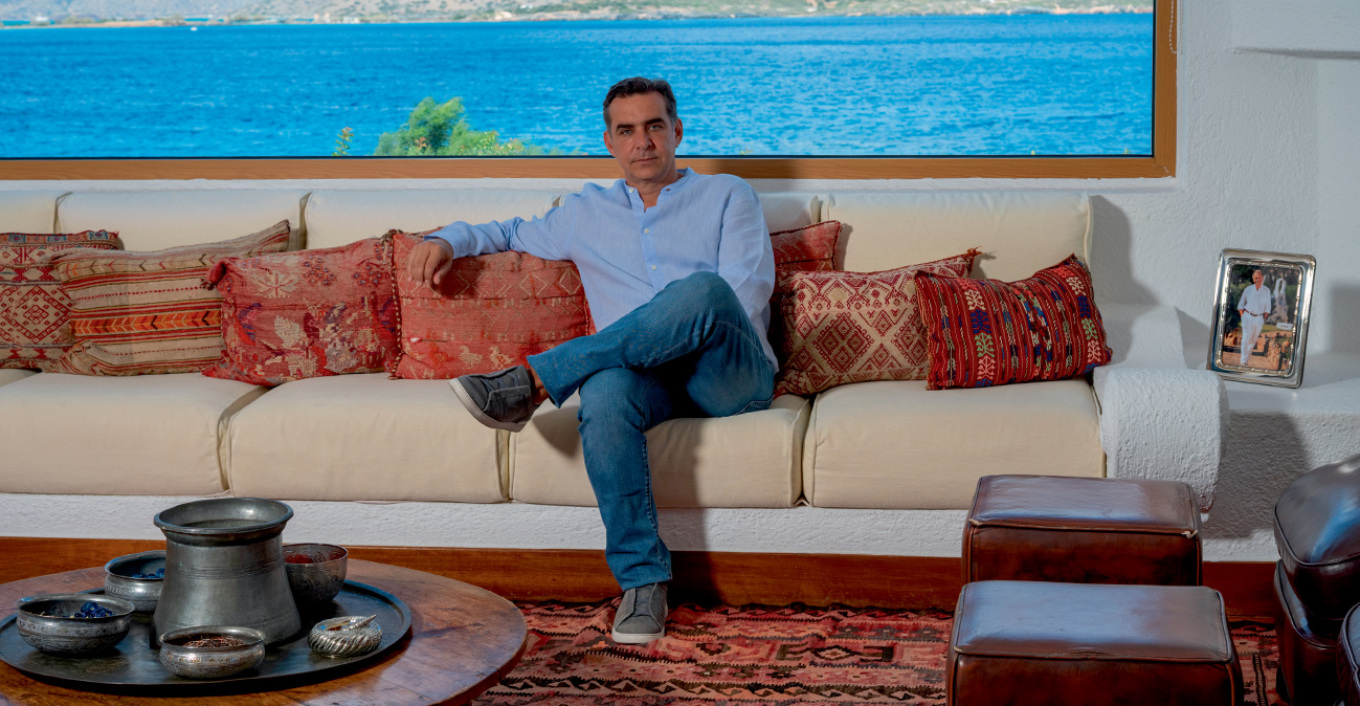 Ηλίας Κοκοτός: Ένας hotelier επικεφαλής της Eurovision στη Βουλγαρία - «Δεν υπάρχουν οι προϋποθέσεις για μια συνεργασία με την ελληνική διοργάνωση»