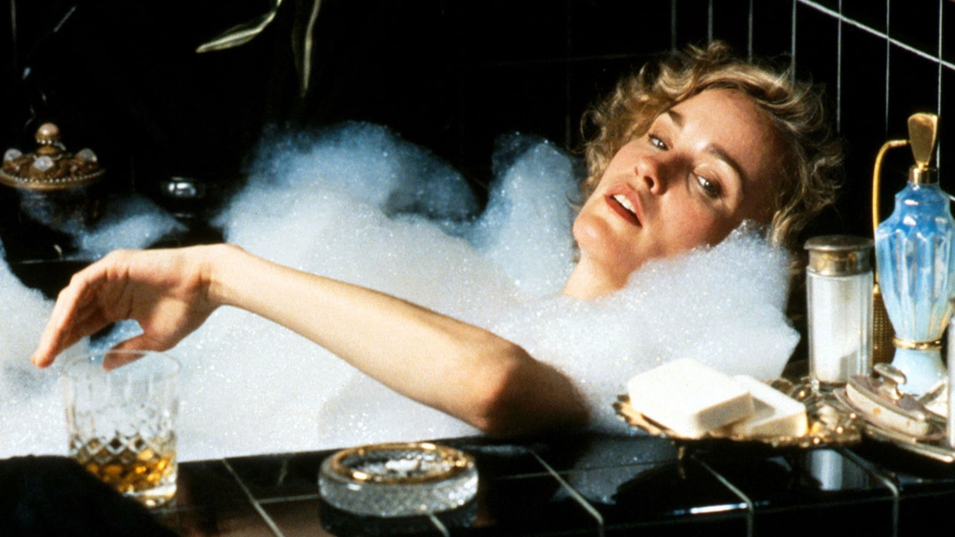 Φράνσις Φάρμερ: Η αντισυμβατική ξανθιά του Χόλιγουντ που υπέστη ηλεκτροσόκ