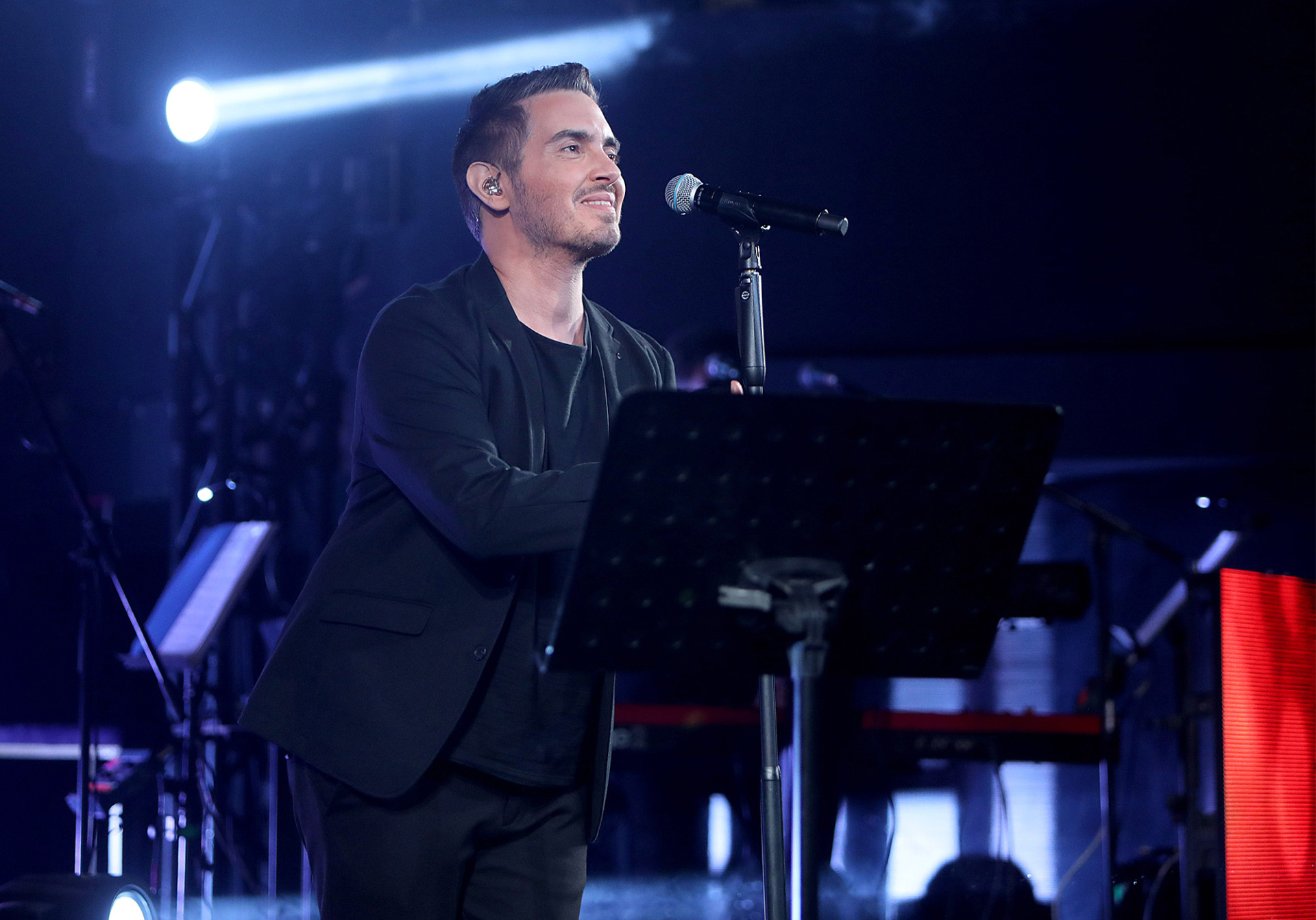 Μιχάλης Χατζηγιάννης: Τι γυρεύει ο «Μικρός Νταλάρας» στον πολιτισμό της Κύπρου