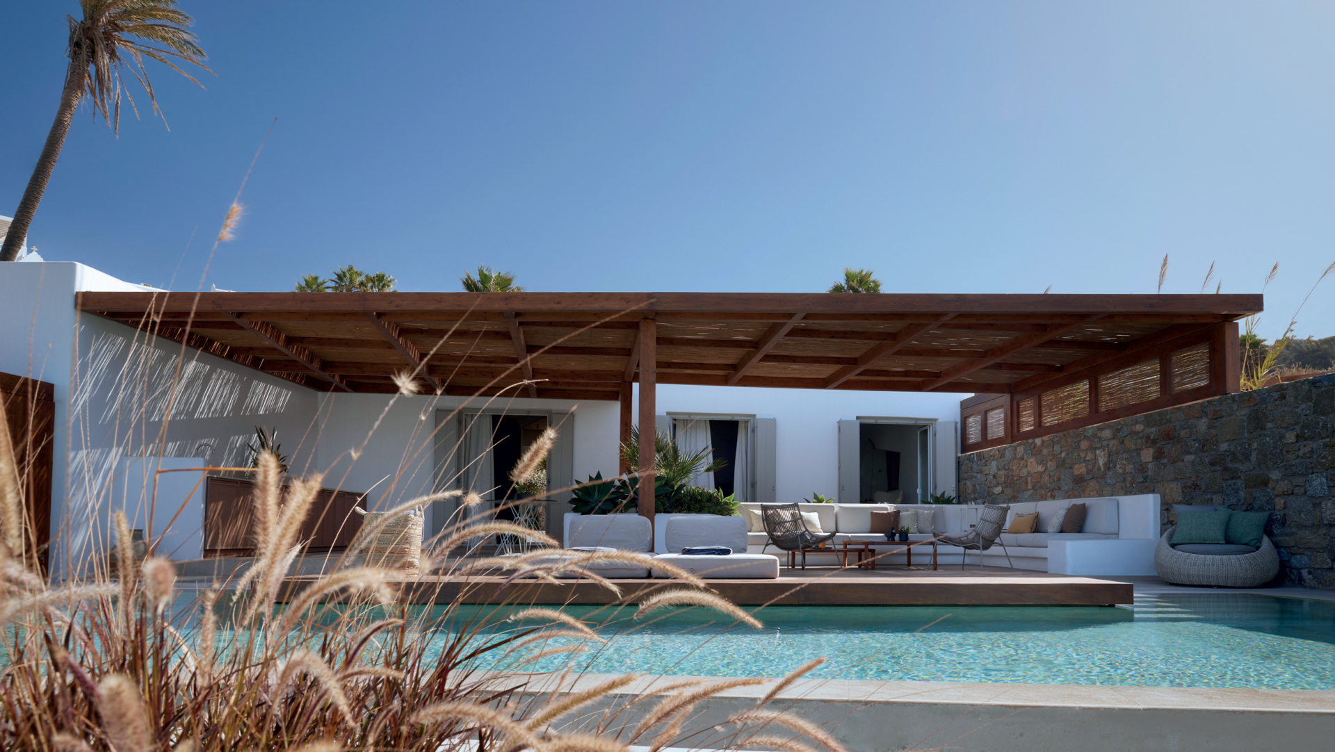 Βαγγέλης Πατεράκης: Τα resorts του παραδείσου στον φακό του 