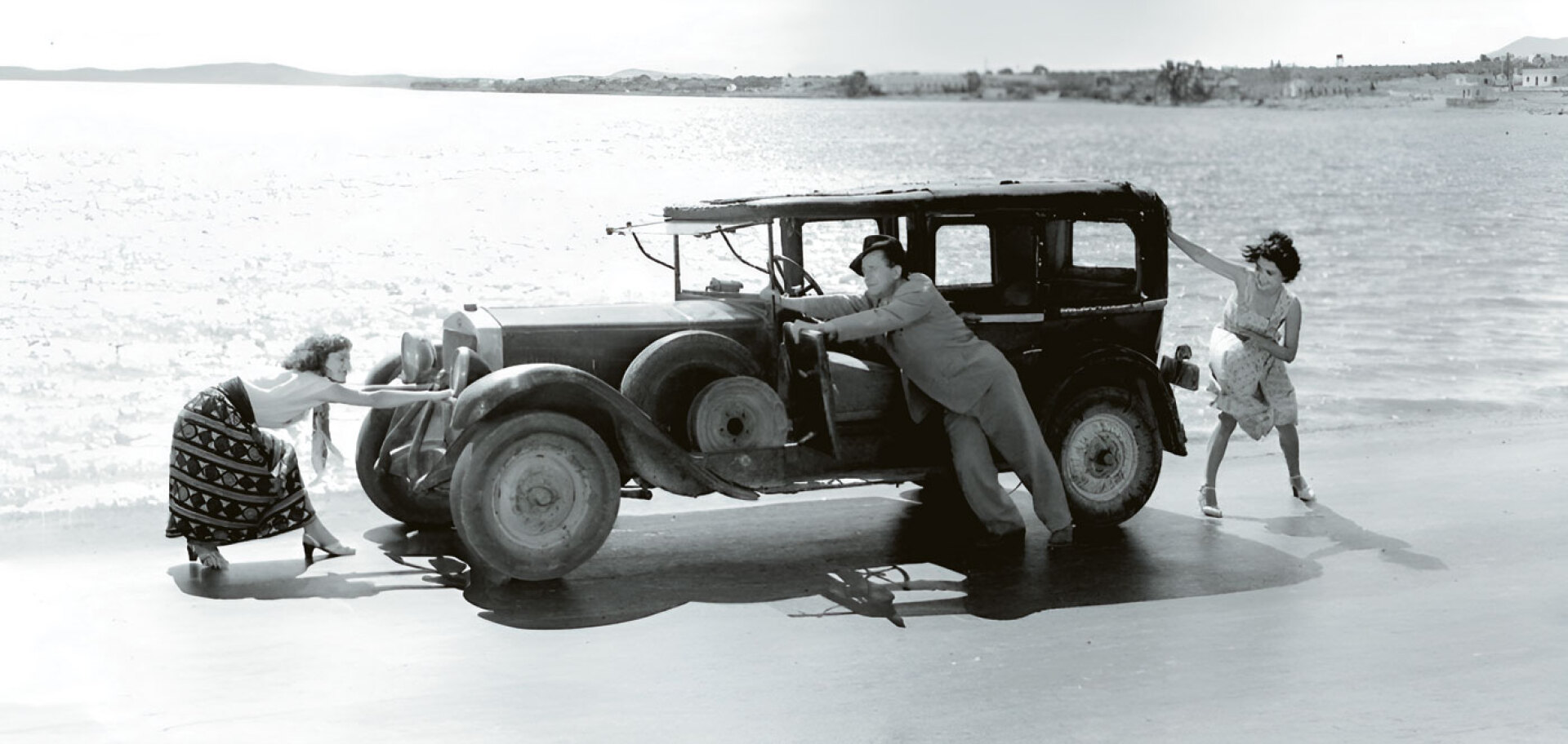 Έρευνα για τη χρήση των ταξί - Τέλος οι πιάτσες, τώρα παίζουν τα apps και το car sharing