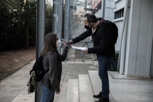 Πρεμιέρα με το δεξί για τα Λύκεια: Μεγάλη προσέλευση και μόλις 613 κρούσματα 