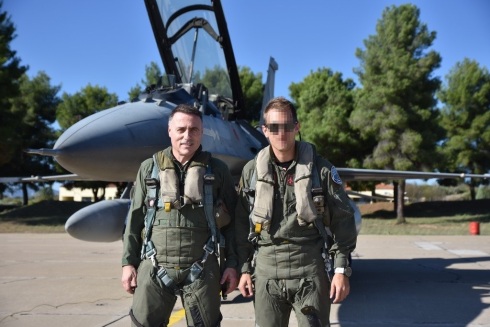 Πτήση με μαχητικό F-16: «Δυσκολεύομαι να πιστέψω όσα είδα και όσα έζησα»