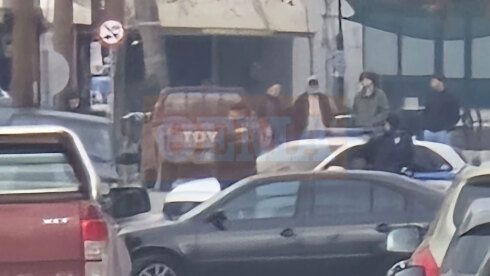 Διπλό έγκλημα στους Γόννους Λάρισας - Ταμπουρώθηκε με χειροβομβίδα στο ξυλουργείο του ο δράστης