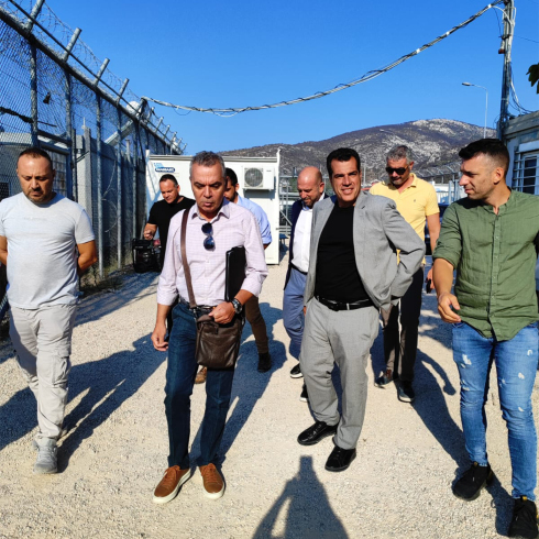 Στην Αμυγδαλέζα ο Πλεύρης: Φυλακή ή επιστροφή για όσους μπαίνουν παράνομα στη χώρα
