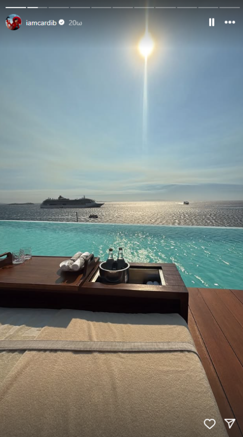 H Cardi B κάνει διακοπές στη Μύκονο - Δείτε φωτογραφίες