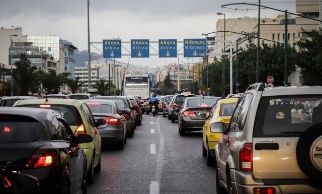 Σε ασφυξία το κυκλοφοριακό στην Αθήνα - Δεν υπάρχουν «μαγικές» λύσεις, έχουμε κι άλλους τρόπους μετακίνησης λέει καθηγητής του ΕΜΠ