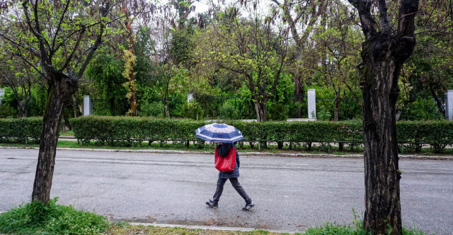 Καιρός: Άνοδος της θερμοκρασίας και βροχές σήμερα - Κόντρα των μετεωρολόγων για την Τσικνοπέμπτη