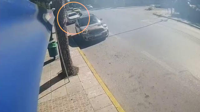 Δυτική Αττική: Συμμορία «άνοιγε» αυτοκίνητα και άρπαζε χαρτοφύλακες και τσάντες με χιλιάδες ευρώ – Βίντεο ντοκουμέντα