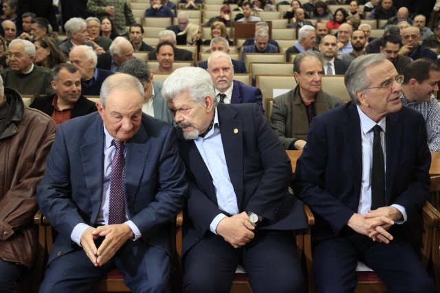 &Sigma;&alpha;&mu;&alpha;&rho;ά&sigmaf; &kappa;&alpha;&iota; &Kappa;&alpha;&rho;&alpha;&mu;&alpha;&nu;&lambda;ή&sigmaf; &sigma;&tau;&eta;&nu; &pi;&alpha;&rho;&omicron;&upsilon;&sigma;ί&alpha;&sigma;&eta; &tau;&omicron;&upsilon; &beta;&iota;&beta;&lambda;ί&omicron;&upsilon; &tau;&omicron;&upsilon; &kappa;&alpha;&theta;&eta;&gamma;&eta;&tau;ή &gamma;&epsilon;&omega;&pi;&omicron;&lambda;&iota;&tau;&iota;&kappa;ή&sigmaf;, &Gamma;&iota;ά&nu;&nu;&eta; &Mu;ά&zeta;&eta; - &Pi;&omicron;&iota;&omicron;&iota; έ&delta;&omega;&sigma;&alpha;&nu; &tau;&omicron; &pi;&alpha;&rho;ώ&nu;