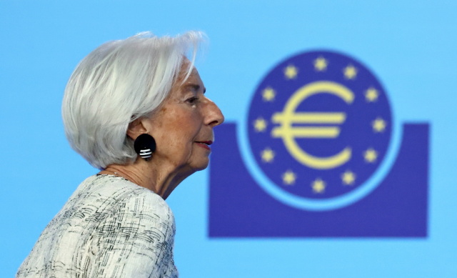 Η ΛΑΓΚΑΡΝΤ ΠΡΟΕΤΟΙΜΑΣΕ ΤΟ ΕΔΑΦΟΣ ΓΙΑ ΑΥΞΗΣΗ ΤΩΝ ΕΠΙΤΟΚΙΩΝ ΤΗΣ ΕΚΤ ΤΟΝ ΙΟΥΝΙΟ