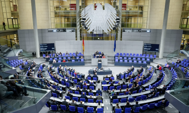 Γερμανία: Συνεδριάζει σήμερα η Bundestag για την ψήφο εμπιστοσύνης στον Όλαφ Σολτς