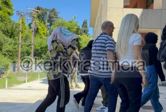 Κέρκυρα: Στα δικαστήρια οι πέντε γυναίκες για τη φωτογράφιση με στύλο του pole dancing στα Παλαιά Ανάκτορα