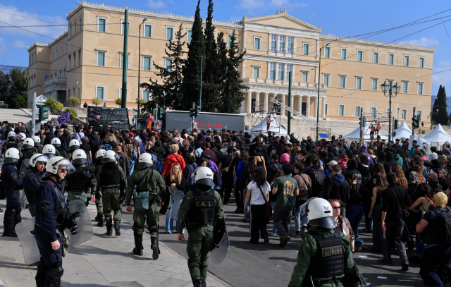 Ά&nu;&omicron;&iota;&xi;&epsilon; &tau;&omicron; &kappa;έ&nu;&tau;&rho;&omicron; &tau;&eta;&sigmaf; &Alpha;&theta;ή&nu;&alpha;&sigmaf; &mu;&epsilon;&tau;ά &tau;&omicron;&nu; &Eta;&mu;&iota;&mu;&alpha;&rho;&alpha;&theta;ώ&nu;&iota;&omicron;, &kappa;&lambda;&epsilon;&iota;&sigma;&tau;ή &eta; &Beta;&alpha;&sigma;. &Alpha;&mu;&alpha;&lambda;ί&alpha;&sigmaf; &lambda;ό&gamma;&omega; &epsilon;&kappa;&delta;&eta;&lambda;ώ&sigma;&epsilon;&omega;&nu; &gamma;&iota;&alpha; &tau;&eta;&nu; &Pi;&alpha;&gamma;&kappa;ό&sigma;&mu;&iota;&alpha; &Eta;&mu;έ&rho;&alpha; &tau;&eta;&sigmaf; &Gamma;&upsilon;&nu;&alpha;ί&kappa;&alpha;&sigmaf;