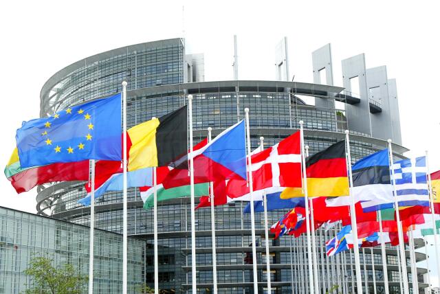 To Ευρωκοινοβούλιο αναστέλλει την πρόσβαση στα κτίρια των Βρυξελλών και του Στρασβούργου στους λομπίστες της Huawei