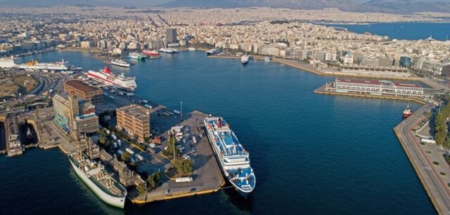 Ρύπανση από κρουαζιερόπλοιο στον Πειραιά, δύο συλλήψεις | Επικαιρότητα στο PlusTV.gr