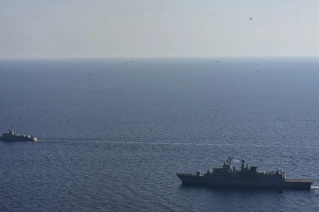 «Κόκκινος Οκτώβρης» στο Αιγαίο: Ελληνικός στρατιωτικός κλοιός από αέρος και θαλάσσης για το Oruc Reis