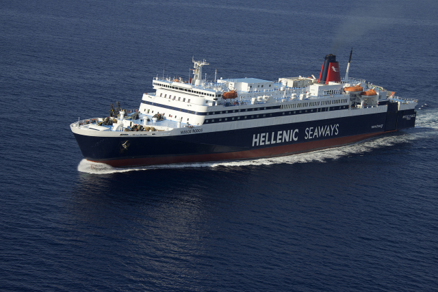 Καβοδέτης τραυματίστηκε κατά τον απόπλου του «Νήσος Ρόδος» στη Μυτιλήνη | Επικαιρότητα στο PlusTV.gr