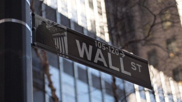 Κόπωση της Wall Street μετά τα ρεκόρ εν μέσω αβεβαιότητας για το Ιράν, το πετρέλαιο και τη Fed 