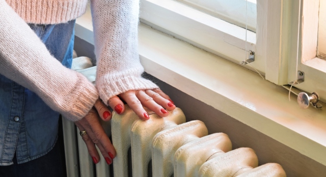 Θέρμανση όλη μέρα; Οι ειδικοί προειδοποιούν: «Μην το σκέφτεστε καν» 