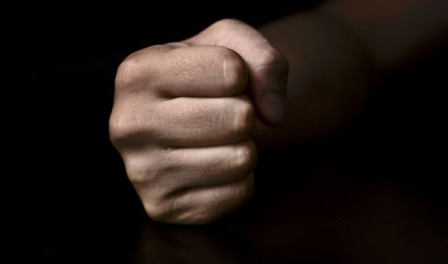 Ά&nu;&delta;&rho;&alpha;&sigmaf; &sigma;&tau;&eta;&nu; &Kappa;&omega; &nu;ό&mu;&iota;&zeta;&epsilon; ό&tau;&iota; έ&beta;&gamma;&alpha;&iota;&nu;&epsilon; &rho;&alpha;&nu;&tau;&epsilon;&beta;&omicron;ύ &mu;&epsilon; &alpha;&nu;ή&lambda;&iota;&kappa;&eta;, &alpha;&lambda;&lambda;ά &tau;&omicron;&upsilon; &epsilon;ί&chi;&alpha;&nu; &sigma;&tau;ή&sigma;&epsilon;&iota; &pi;&alpha;&gamma;ί&delta;&alpha; &kappa;&alpha;&iota; &tau;&omicron;&nu; έ&delta;&epsilon;&iota;&rho;&alpha;&nu;