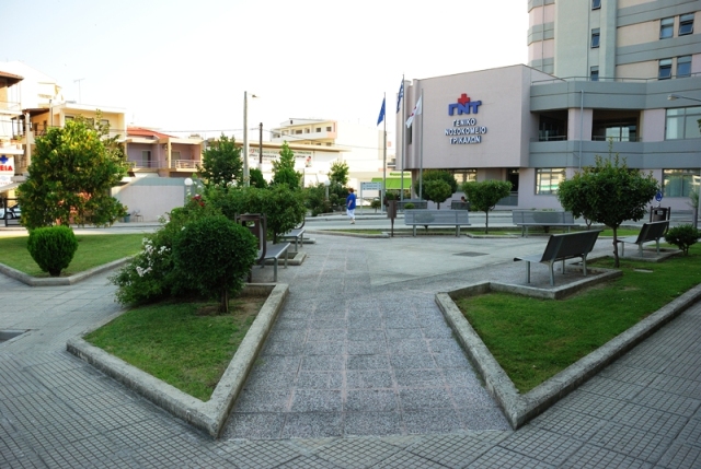 Τρίκαλα: 65χρονος πνίγηκε από τροφή σε ταχυφαγείο, νοσηλεύεται διασωληνωμένος στη ΜΕΘ | Επικαιρότητα στο LivePress.gr