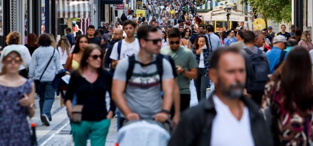 Θερινές εκπτώσεις 2025: Πότε ξεκινούν, ποια Κυριακή θα είναι ανοιχτά τα καταστήματα