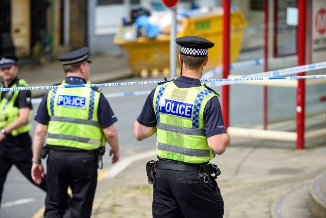 ΜΙΑ ΣΥΛΛΗΨΗ ΓΙΑ ΤΗΝ ΕΠΙΘΕΣΗ ΜΕ ΜΑΧΑΙΡΙ ΣΤΟ ΕΔΙΜΒΟΥΡΓΟ