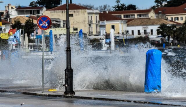 Ο καιρός σήμερα: Προειδοποίηση για ισχυρά μποφόρ στο Ιόνιο - Έρχονται 25άρια μέσα στο Σαββατοκύριακο