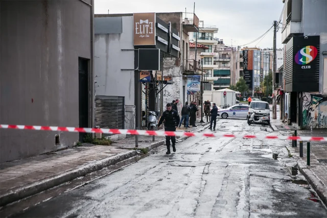 Διασωληνωμένος ο ένας εκ των τριών Κρητικών που τραυματίστηκαν στο Γκάζι - Δείτε τη στιγμή των πυροβολισμών