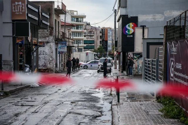 Διασωληνωμένος ο ένας εκ των τριών Κρητικών που τραυματίστηκαν στο Γκάζι - Δείτε τη στιγμή των πυροβολισμών