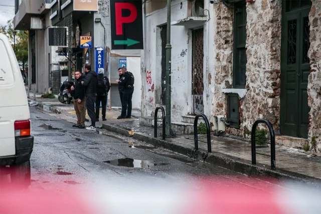 Διασωληνωμένος ο ένας εκ των τριών Κρητικών που τραυματίστηκαν στο Γκάζι - Δείτε τη στιγμή των πυροβολισμών