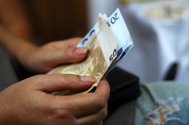 ΕΦΚΑ: Ποιοι θα κληθούν να πληρώσουν επιπλέον εισφορές στο τέλος Ιουλίου
