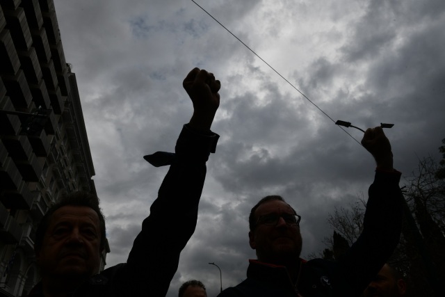 Εικοσιτετράωρη απεργία στις 14 Οκτωβρίου προκήρυξε το Εργατικό Κέντρο Αθήνας