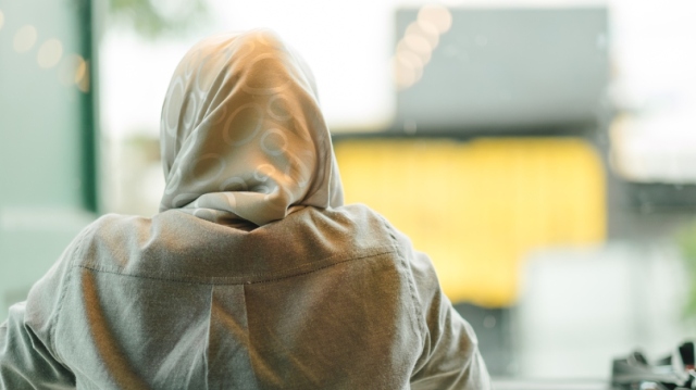 Αυστρία: Έγινε νόμος η απαγόρευση της ισλαμικής μαντίλας στα σχολεία για κορίτσια κάτω των 14 ετών