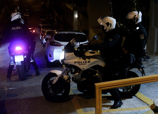 Ά&gamma;&rho;&iota;&omicron;&sigmaf; &kappa;&alpha;&beta;&gamma;ά&sigmaf; &nu;&epsilon;&alpha;&rho;ώ&nu; &sigma;&tau;&omicron;&nu; &lambda;ό&phi;&omicron; &tau;&omicron;&upsilon; &Epsilon;&pi;&alpha;&rho;&chi;&epsilon;ί&omicron;&upsilon; &sigma;&tau;&omicron;&nu; &Pi;ύ&rho;&gamma;&omicron;, &pi;&alpha;&rho;&epsilon;&nu;έ&beta;&eta; &eta; &Epsilon;&Lambda;&Alpha;&Sigma;