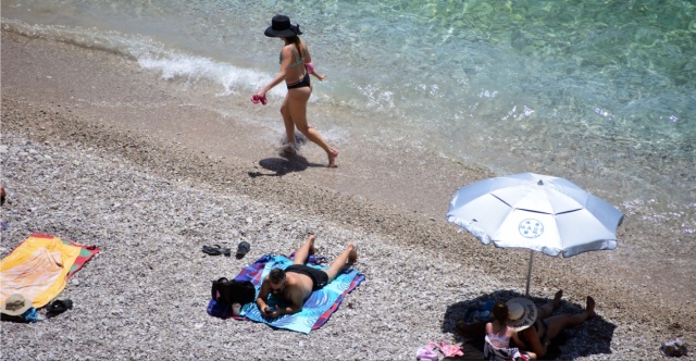 Καιρός: Τελειώνει η αστάθεια από την Κυριακή και έρχονται...38άρια - Διαφωνία μετεωρολόγων για τον αφρικανικό αντικυκλώνα